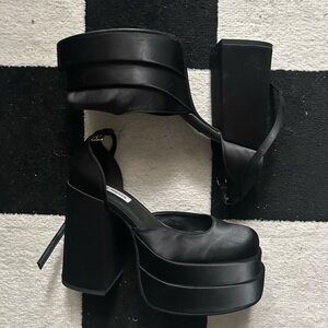 Steve Madden Black Platform Chunky Heels